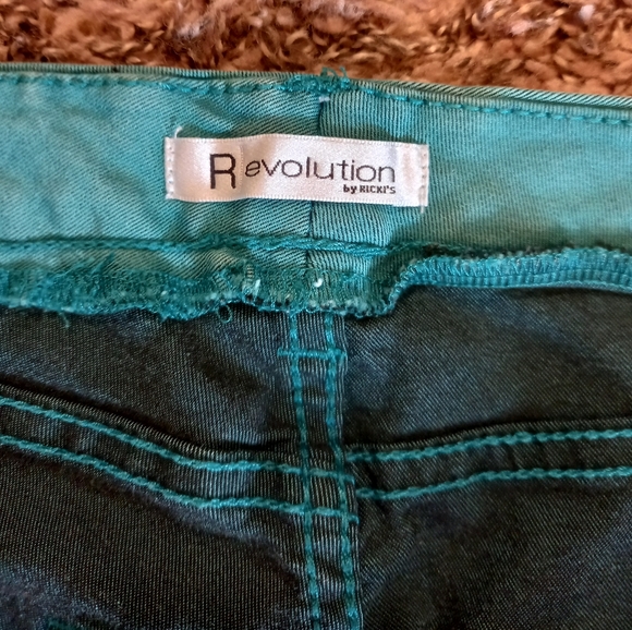 Revolution by Ricki's Teal Capri Jeggings - Picture 3 of 7